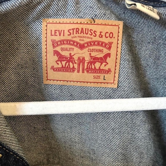 LEVIS OVERSIZED JEAN JACKET - Picture 2 of 3